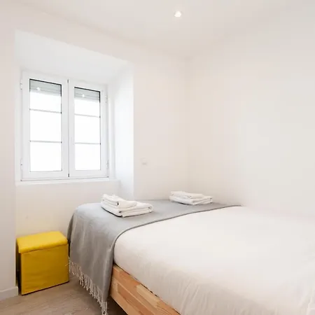 Flh Ajuda Modern * ליסבון